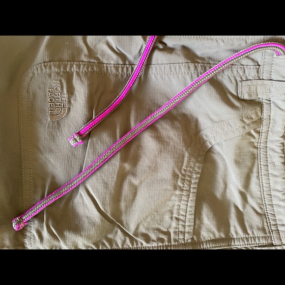 🌈North Face Cargo Pant/Shorts🌈 - Picture 4 of 5